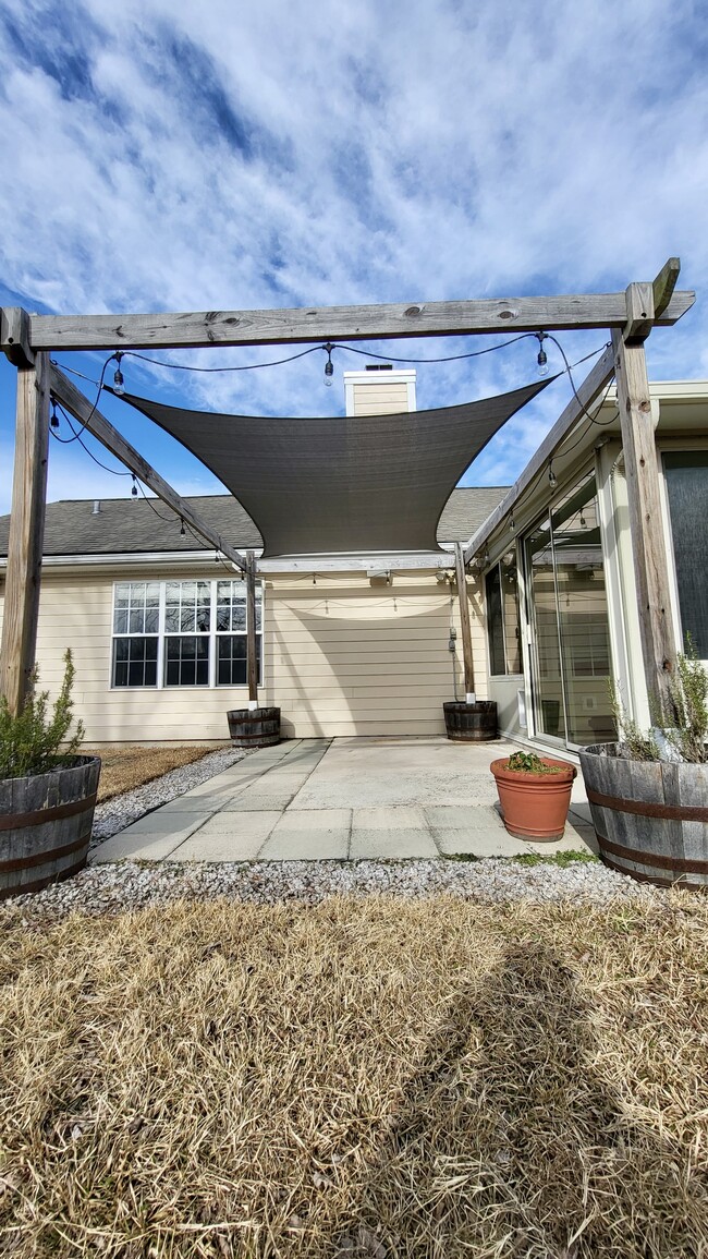 Building Photo - 307 Smallwood Ct