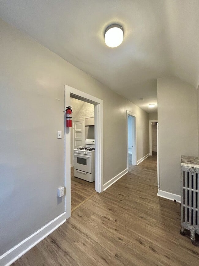 Building Photo - 2308 Highland Ave