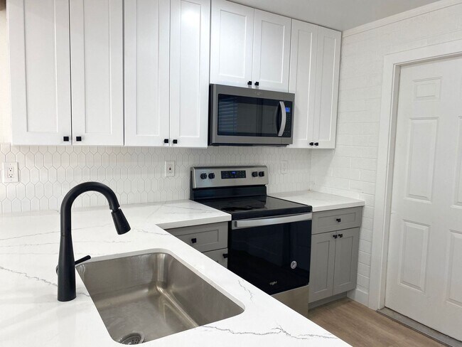 Interior Photo - The Grayson2