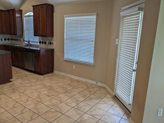 Building Photo - 10430 Lyndon Meadows Dr