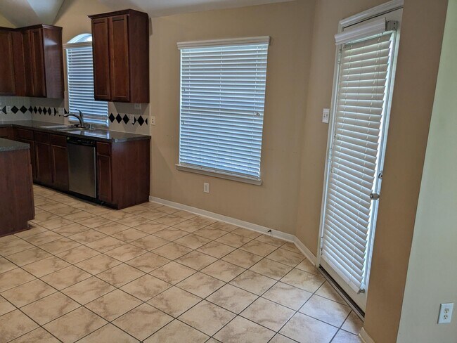 Foto del edificio - 10430 Lyndon Meadows Dr