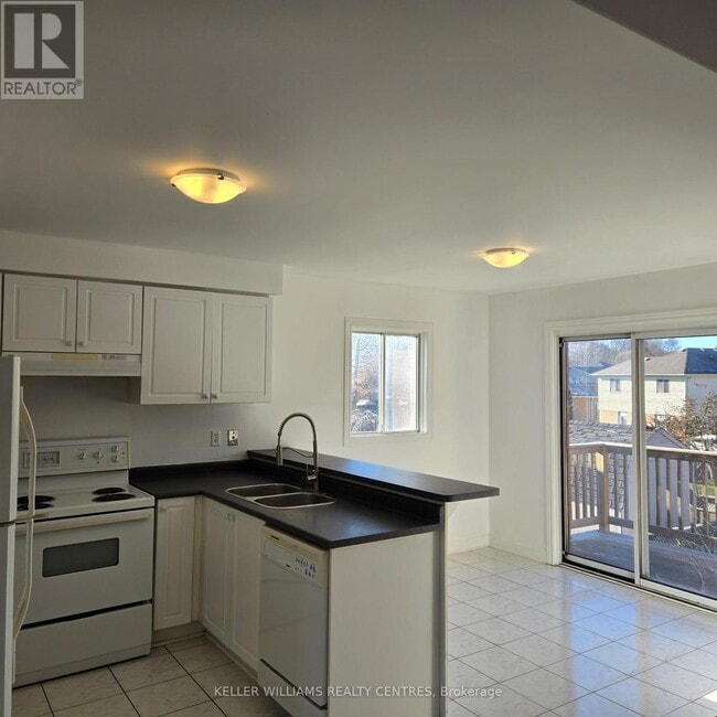 Building Photo - 17 Iveagh Dr