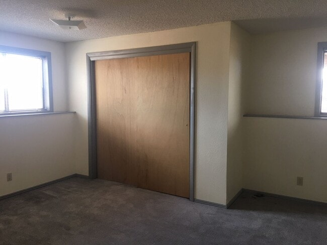 Building Photo - Spacious Cedar City Home with Scenic Mount...