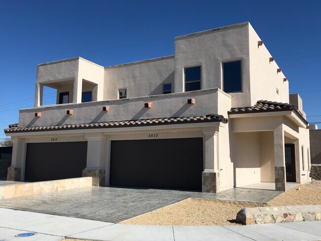Foto del edificio - Townhomes on Secondwood