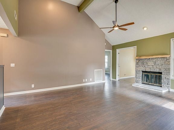 Building Photo - 125 Agee Cir E