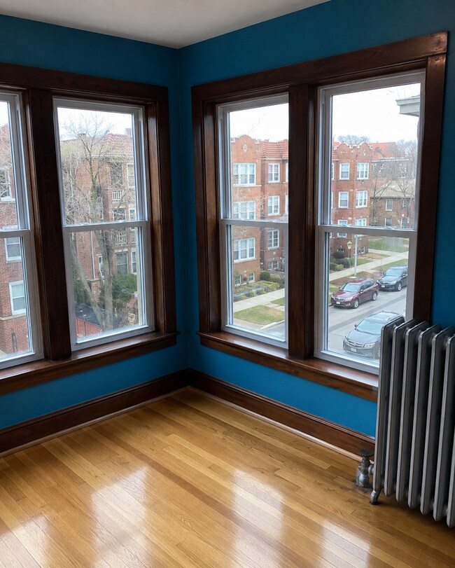 Foto del edificio - 2044 W Birchwood Ave