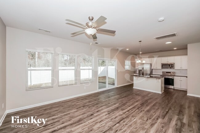 Building Photo - 3302 Newell Vlg Dr