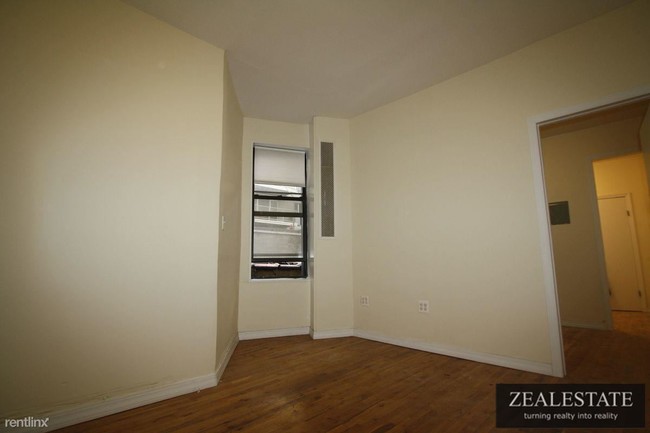 Building Photo - 647 4th Ave