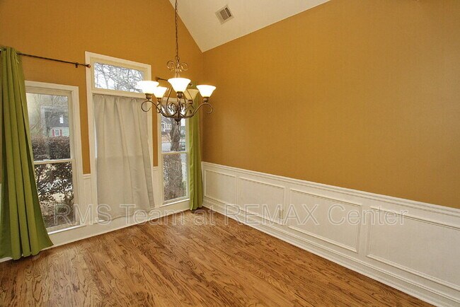 Building Photo - 1360 East Gate Ct SE