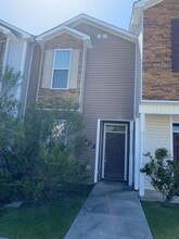 Building Photo - 402 Glenhaven Ln