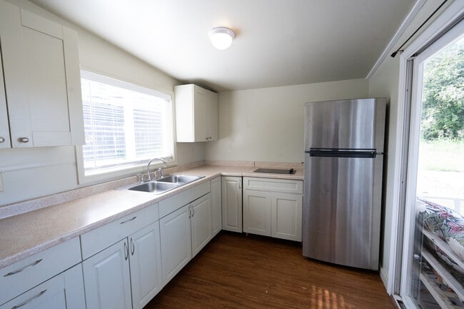 Building Photo - 456 Ipu Cir