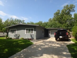 Building Photo - 1711 SW Kent Pl