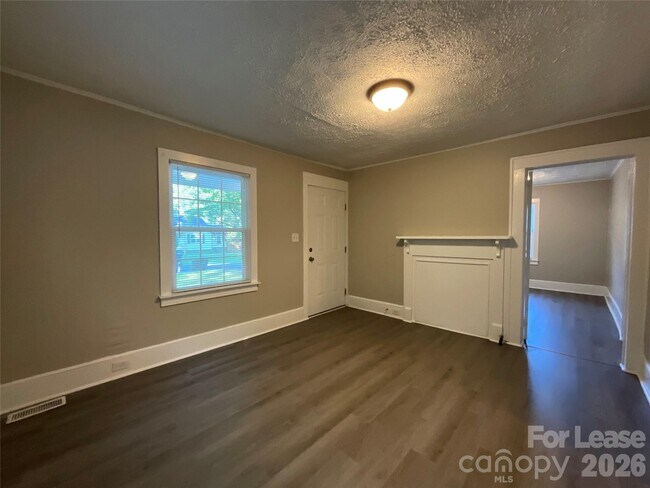 Foto del edificio - 1034 Ridge Ave