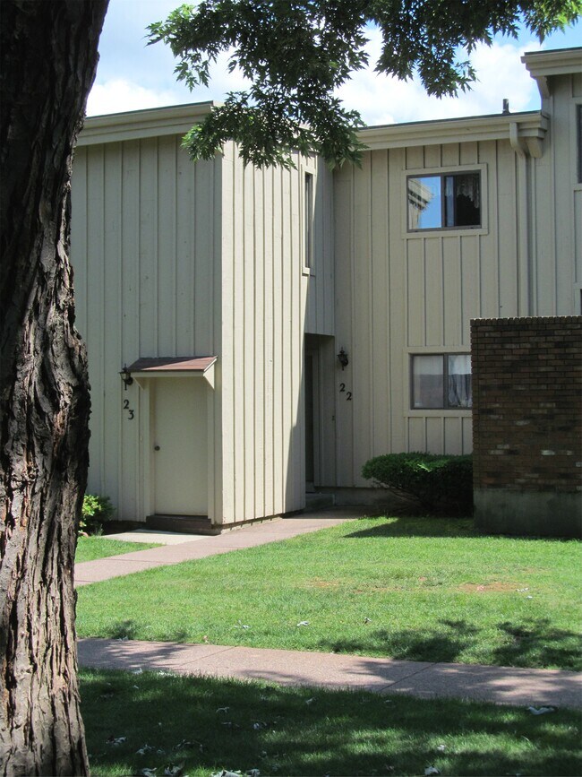 Front entrance - 22 Webster Ct