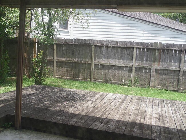 Building Photo - 10735 Braes Forest Dr