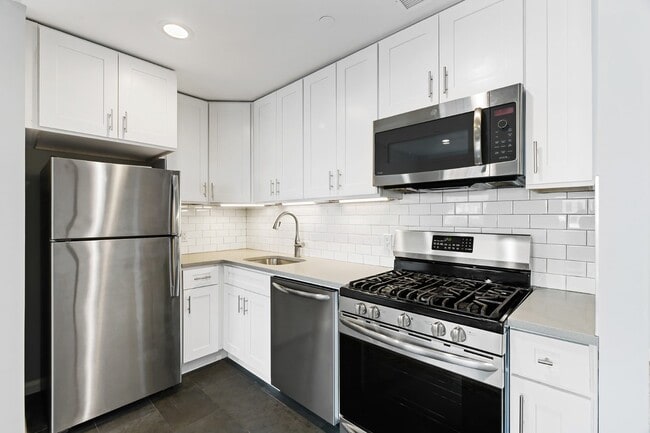 Building Photo - 152 Ludlow St