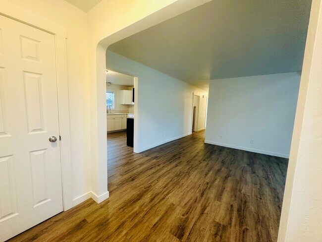 Foto del edificio - 2525 SE Thompson St