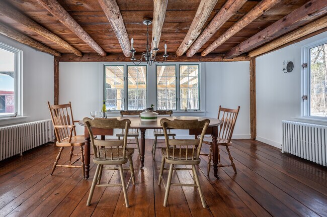 Foto del edificio - 292 Great Barrington Rd