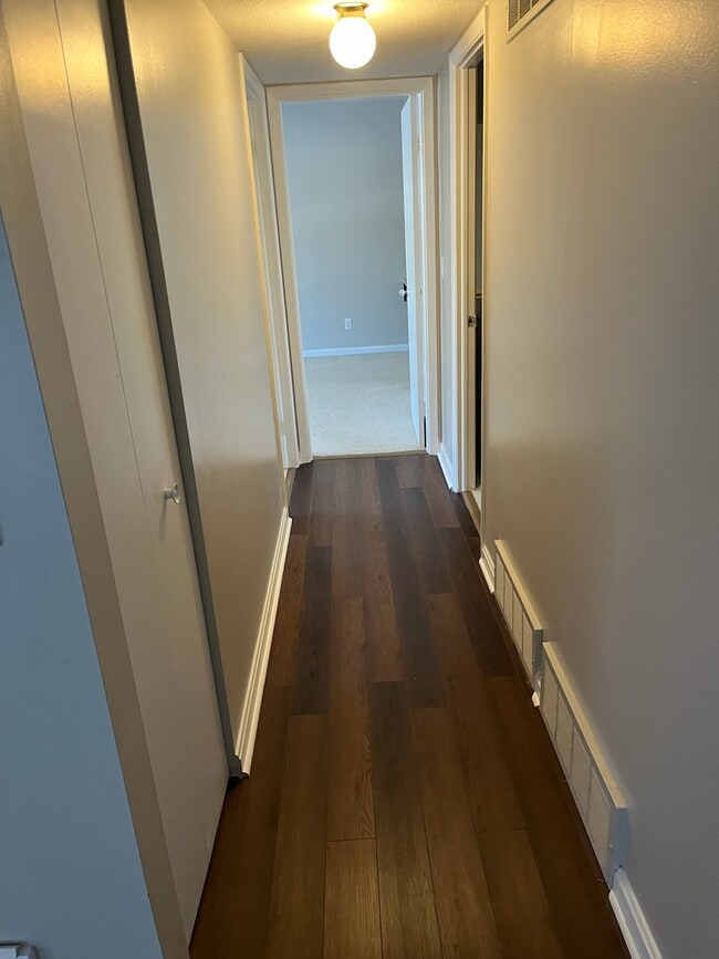 Building Photo - 1263 Lost Nation Rd