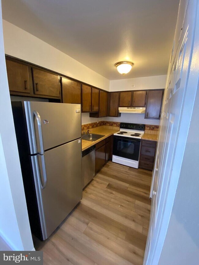 Foto del edificio - 1031 Oakwood Dr