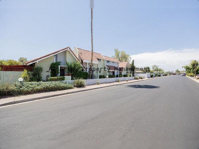 Foto del edificio - 4710 N 10th Pl