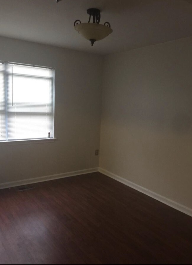 Comedor - 1015 Frimler Ct