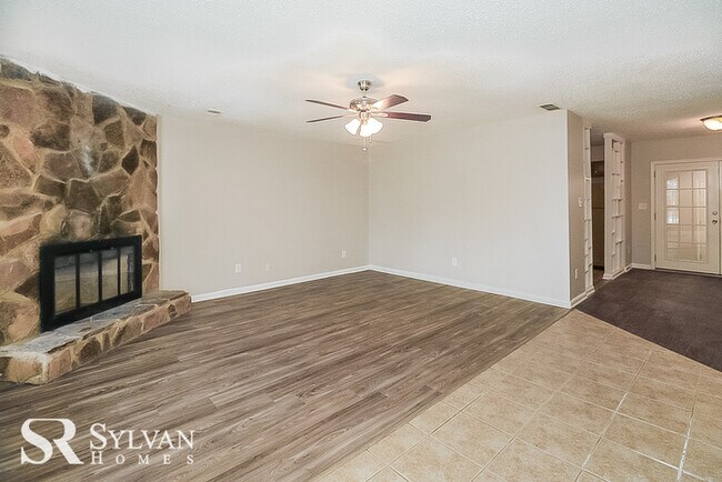 Building Photo - Do not miss out on this cute 3BR, 2BA home