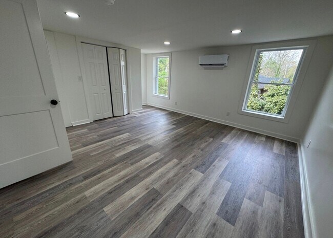 Foto del edificio - 250 N Anderson St