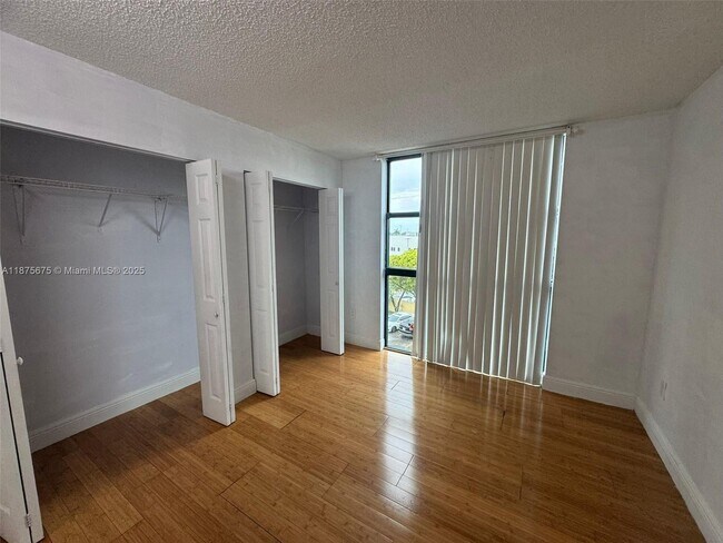 Foto del edificio - 11790 SW 18th St