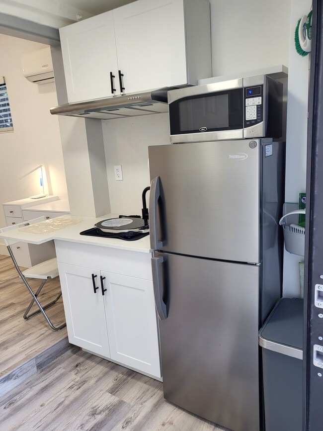 Eat-In-Kitchen - 2415 SW 64th Ave