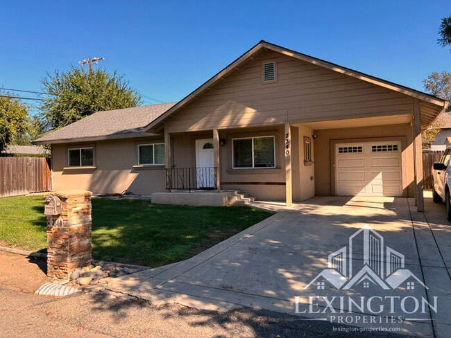 Building Photo - Lovely, 3BD/1BA Home, in Carmichael Neighb...