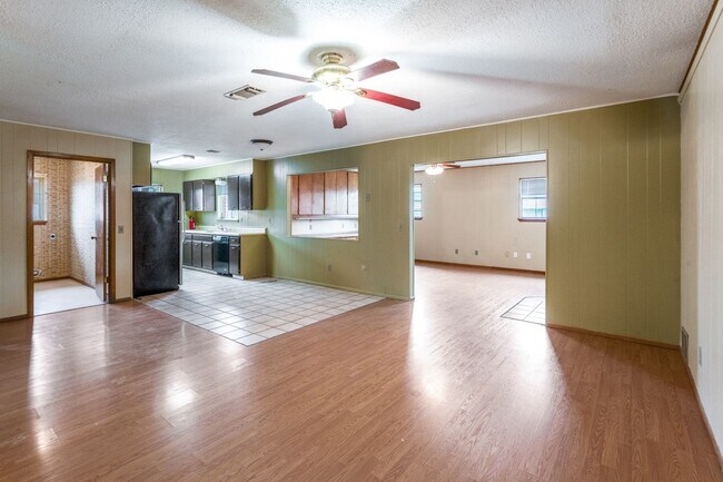 Foto del edificio - BEAUTIFUL 3-BEDROOM HOME IN LAKEWOOD SHADOW, NEW BRAUNFELS