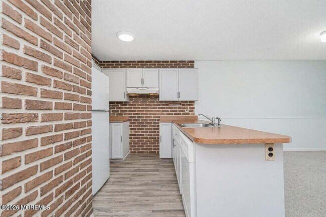 Foto del edificio - 1311 Paris Ct