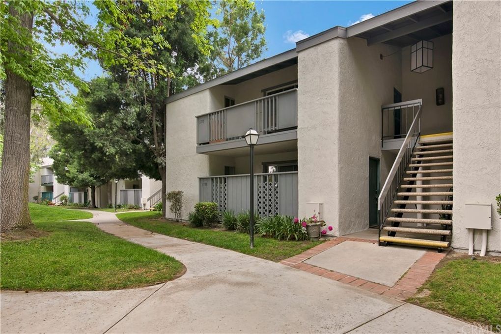Condo Unit 2nd floor - 1735 Brea Blvd