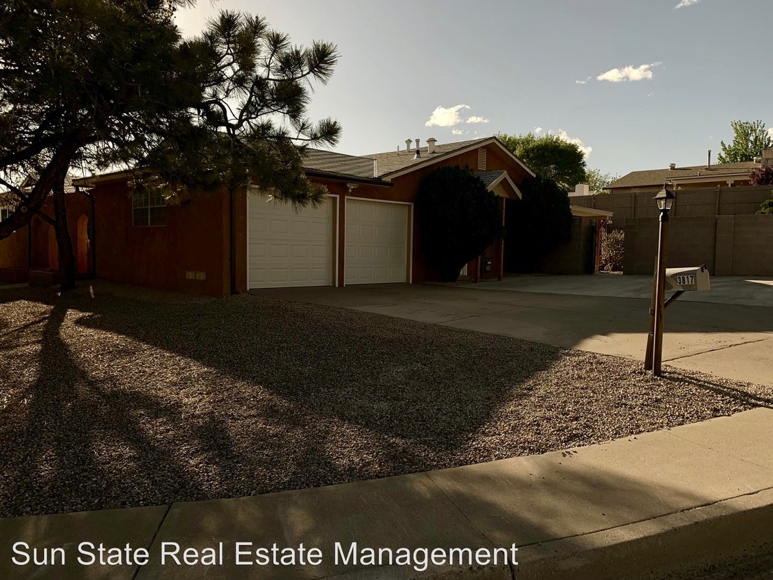 Primary Photo - 4 br, 2 bath House - 3817 Big Bend Rd NE