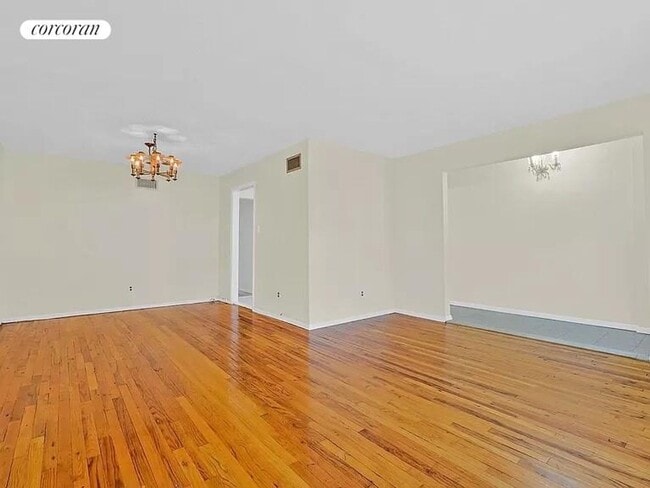 Foto del edificio - 175-32 Devonshire Rd