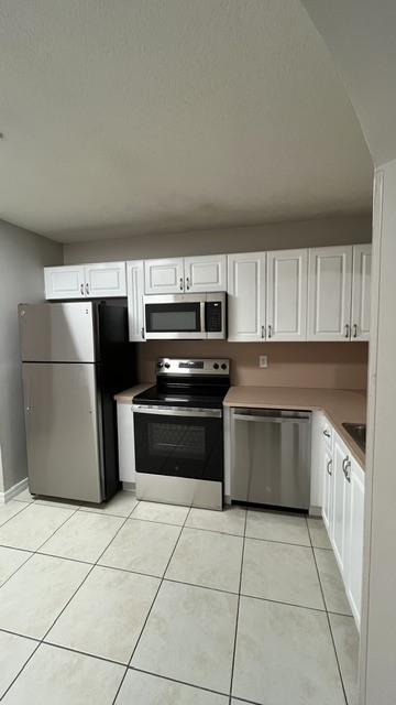 Building Photo - 1300 SE 31st Ct