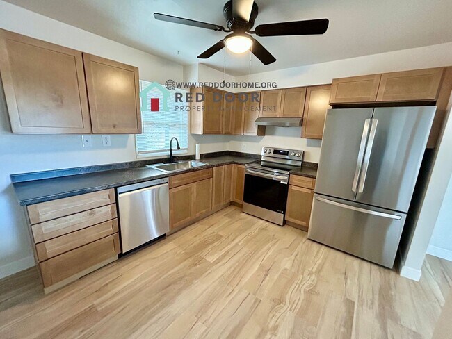 Foto del edificio - 216 21st Ave NW