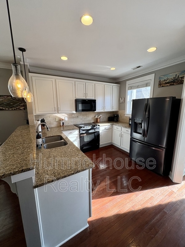 Foto del edificio - 515 Dubois Court