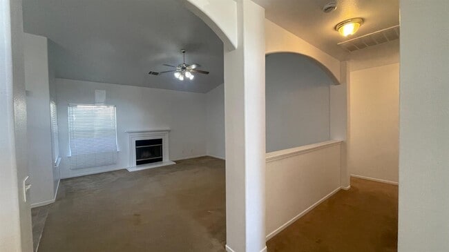 Building Photo - 1400 Bay St