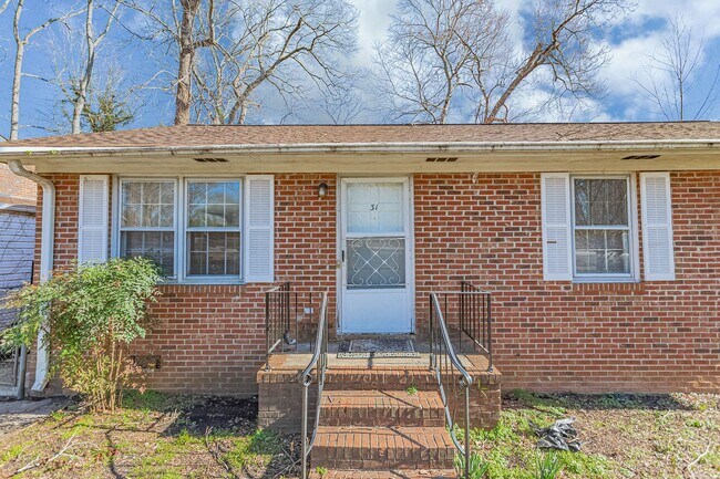 Foto del edificio - Price Improvement! Nice Brick Ranch with B...