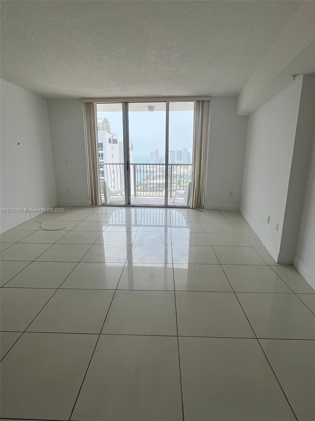 Foto del edificio - 1750 N Bayshore Dr