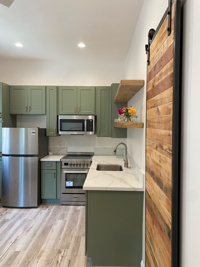 New Appliances - 1373 Napoli St