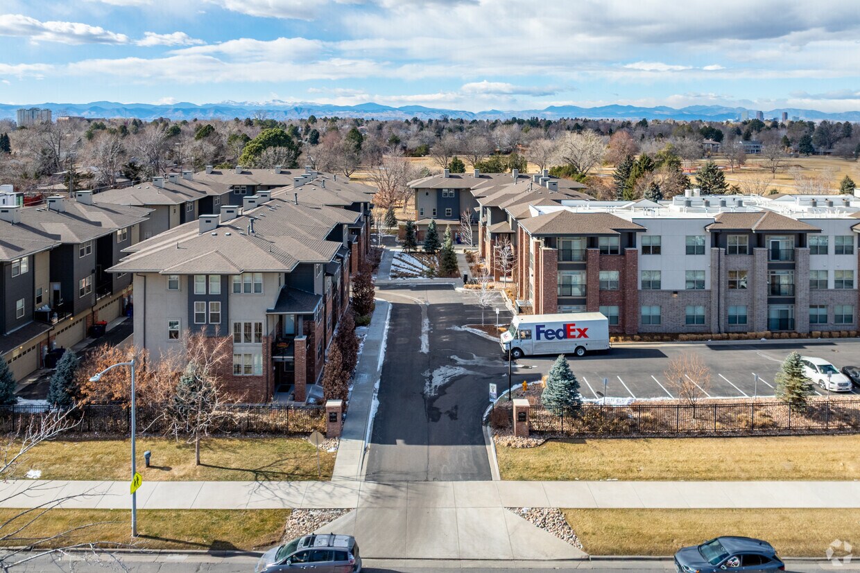 Foto del edificio - Crestmoor Heights