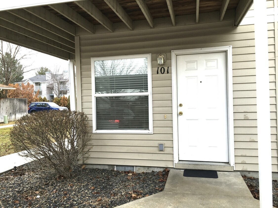 Primary Photo - Cozy 1-Bedroom Apartment