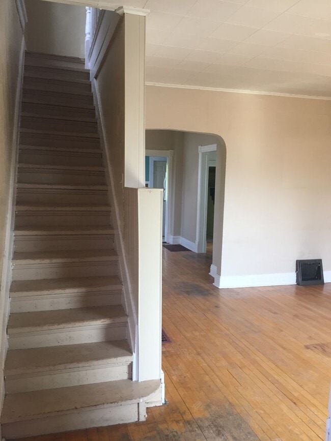 Foto del edificio - 1217 E 7th St