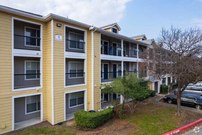 Foto del edificio - Z - Village at Collinwood