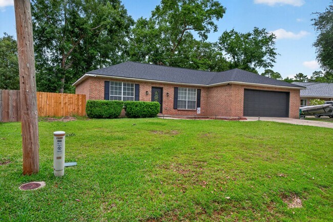 Building Photo - Beautiful Diamondhead Home