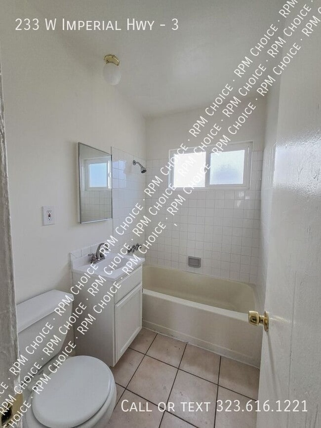 Foto del edificio - 233 W Imperial Hwy