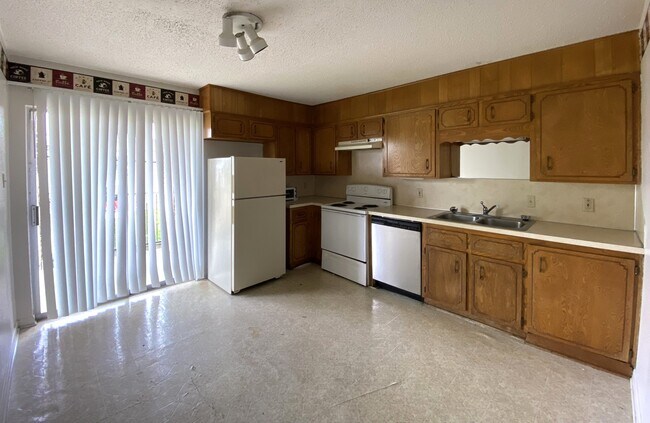 Foto del edificio - 4801 Rainbow Cir